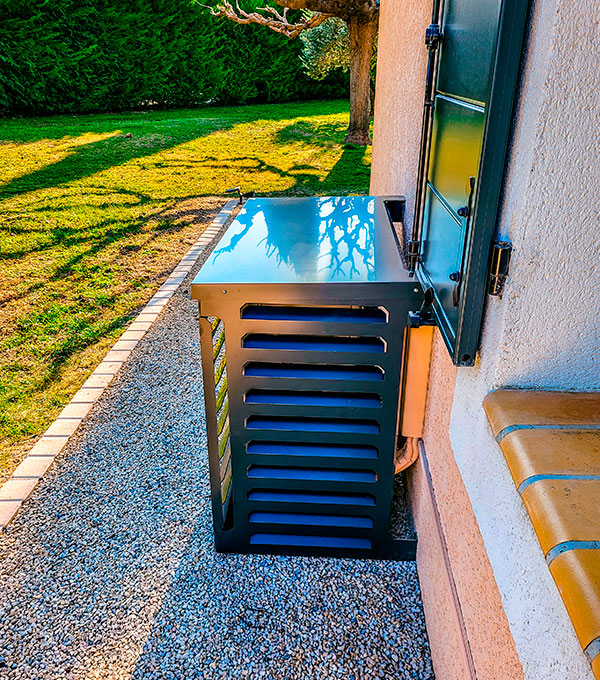 Cache clim vu de cote chez Henri