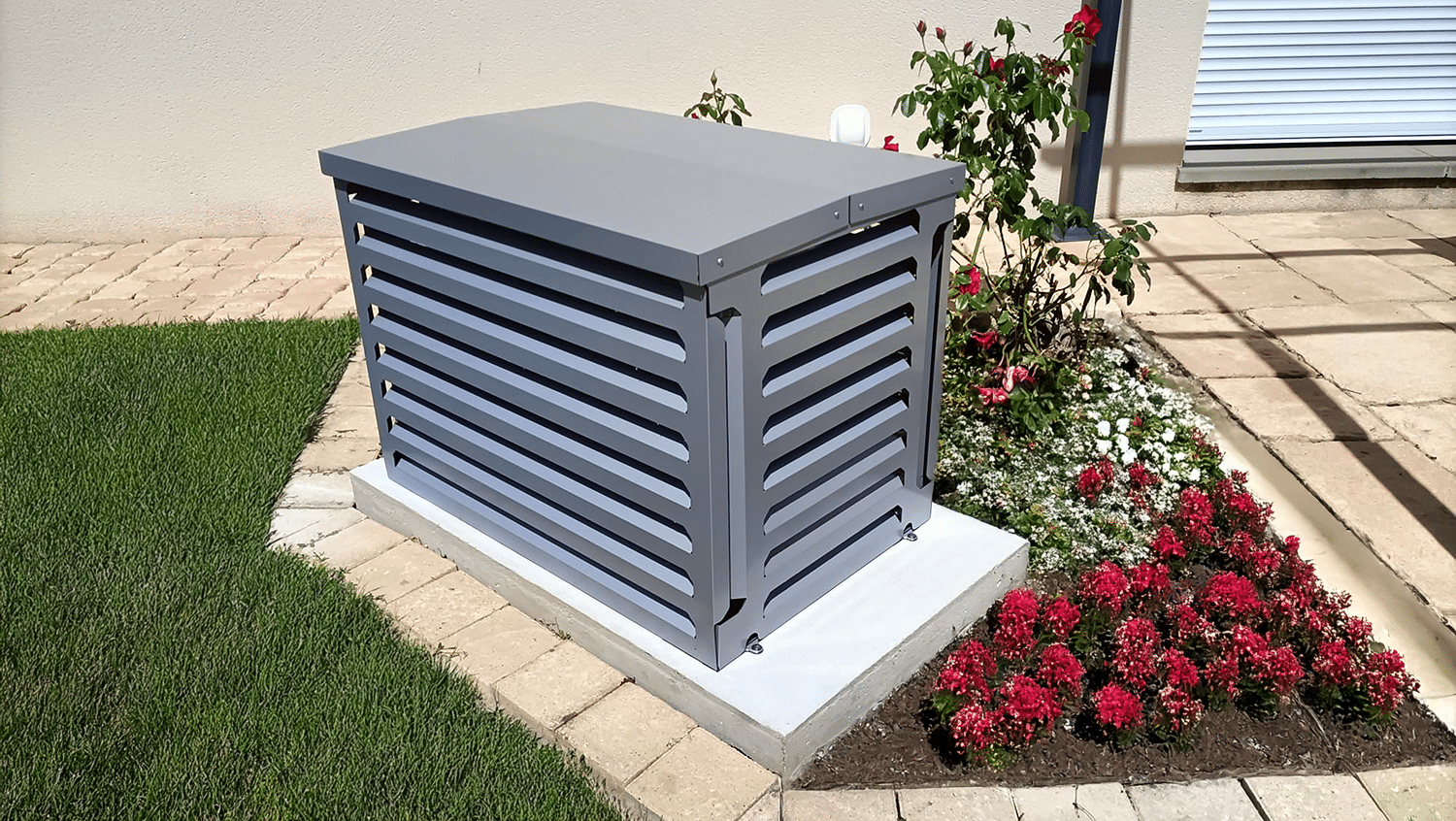 Cache clim 5 faces Venise gris metallise installe au sol