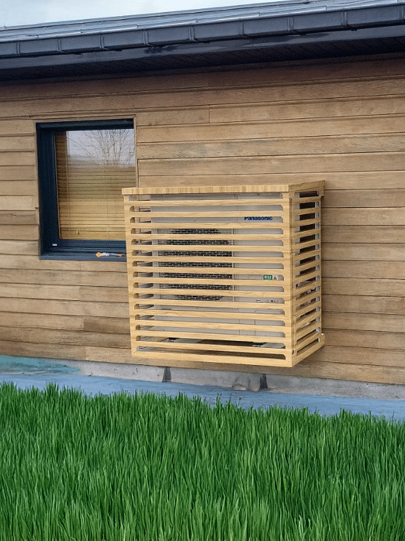 Cache clim Venise effet chene sur facade bois