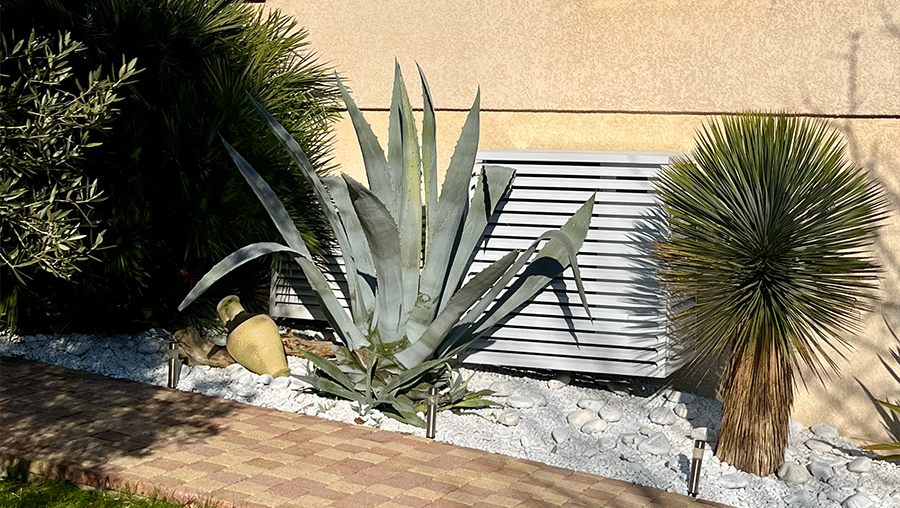 Cache climatiseur maison provence